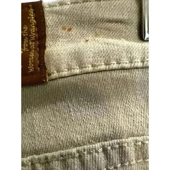 Aura From Women at Wrangler Short Rise Tan Jeans, Size 8P Tall, Pre-Owned - Picture 11 of 12